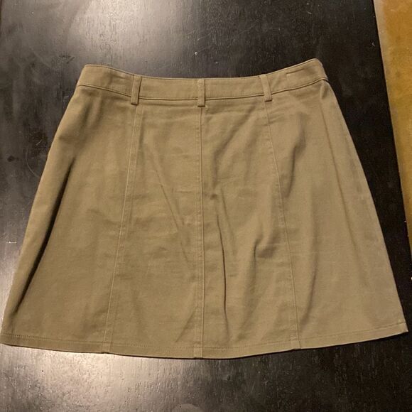 Forever 21 Button Green Skirt - Picture 3 of 4